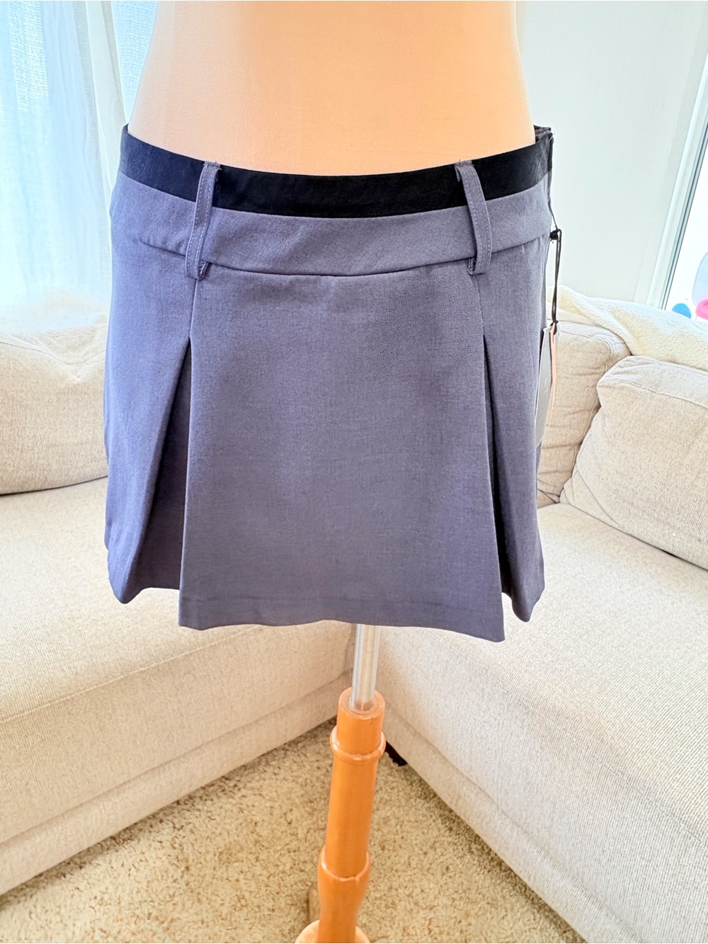 iris BNWT Gray Pleated Mini Skirt /skort with Black Waistband